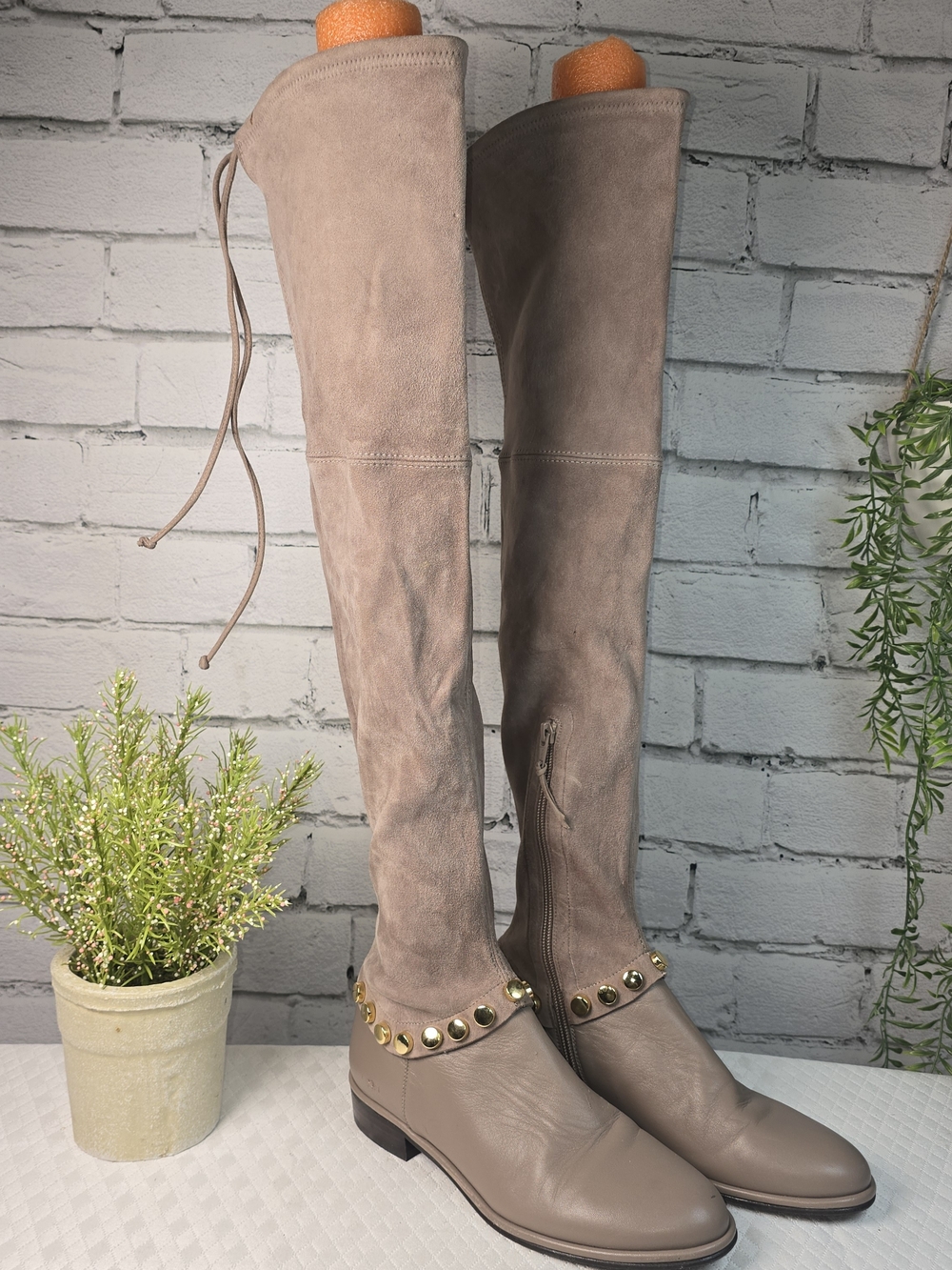 STUART WEITZMAN TALL OVER-THE-KNEE BOOTS TAUPE SUEDE GOLD STUDDED ANKLE SIZE 7